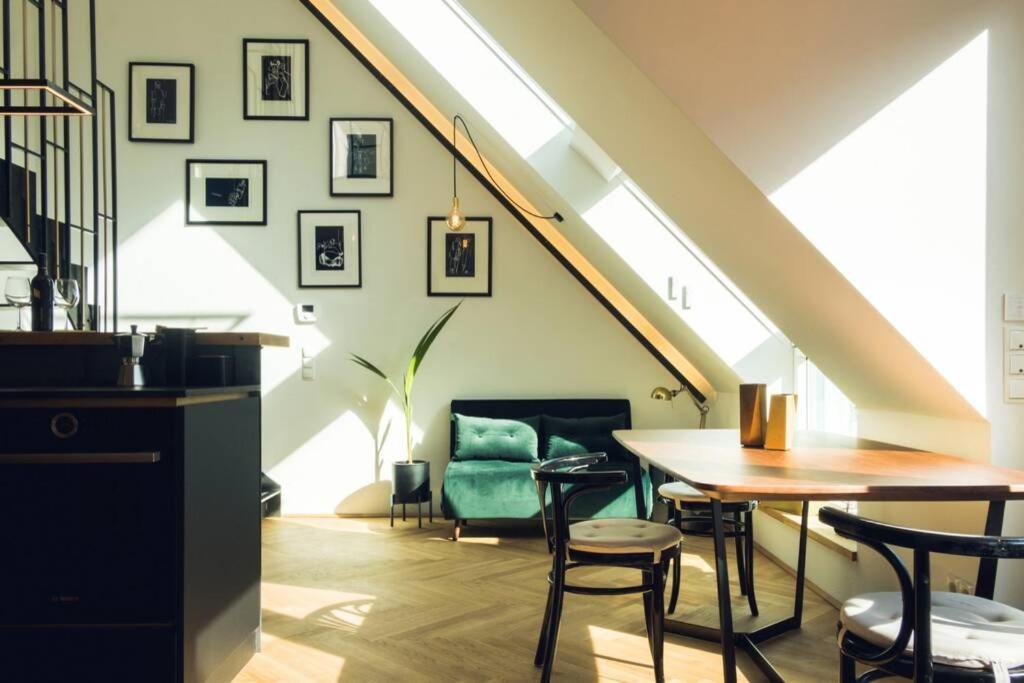 Apartmán Blackriver Loft Mit Gratis Parkplatz Nahe Schoenbrunn Und U6 Vídeň